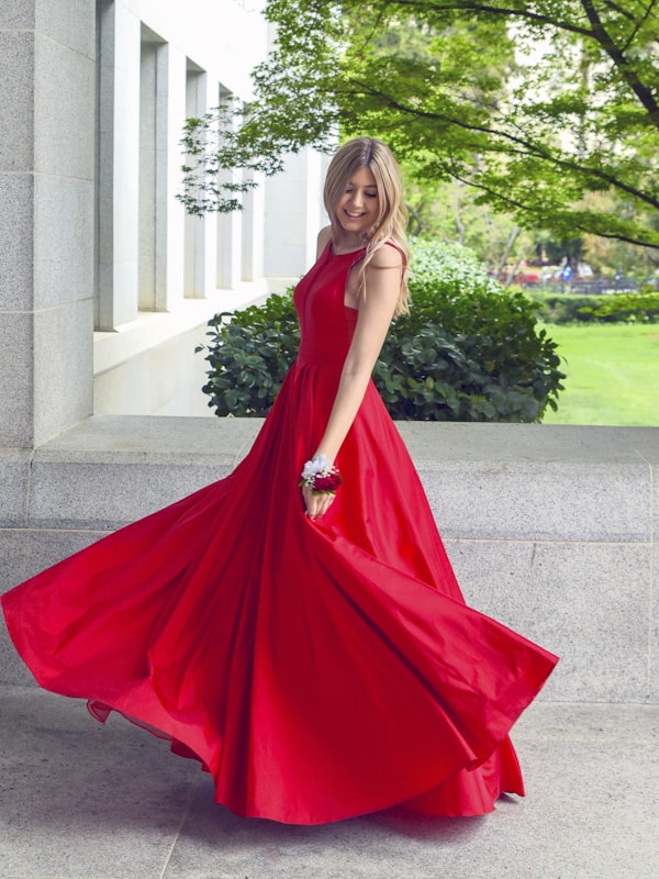 Elegant Saten Midi Elbise